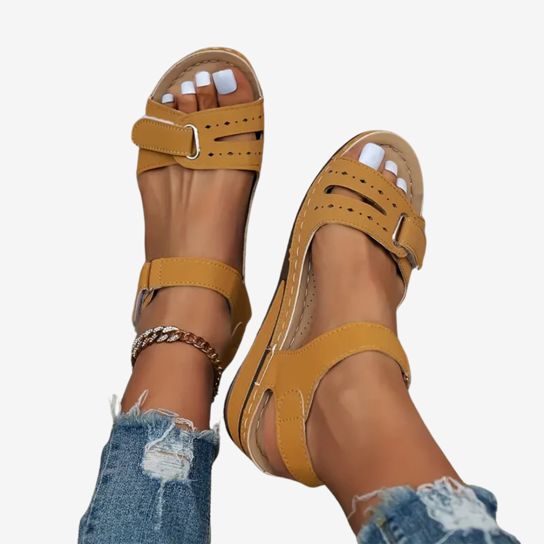 Amance™ Ortopedické sandály