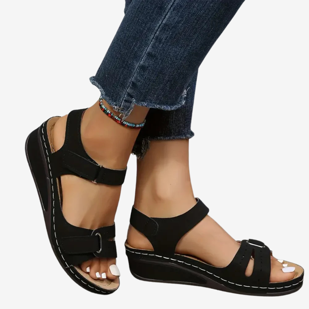 Amance™ Ortopedické sandály